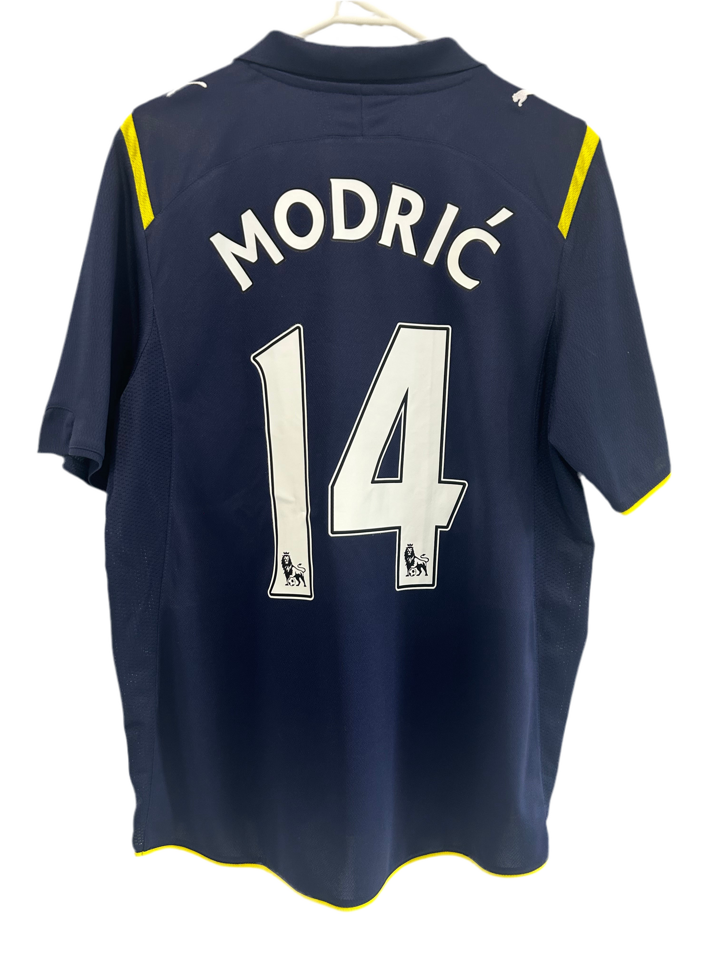 Tottenham 2009-10 Away M Modrić 14