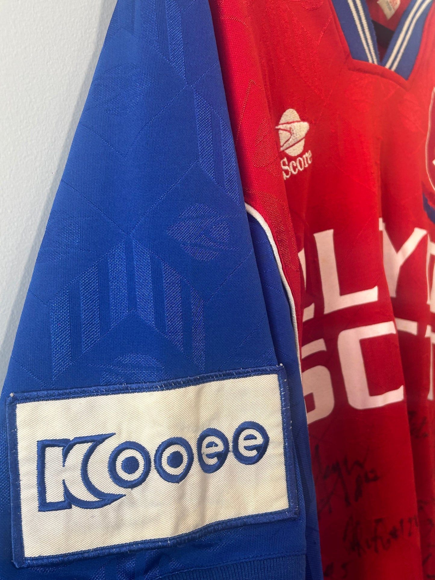 Newcastle United 2000/01 Home Squad Signed